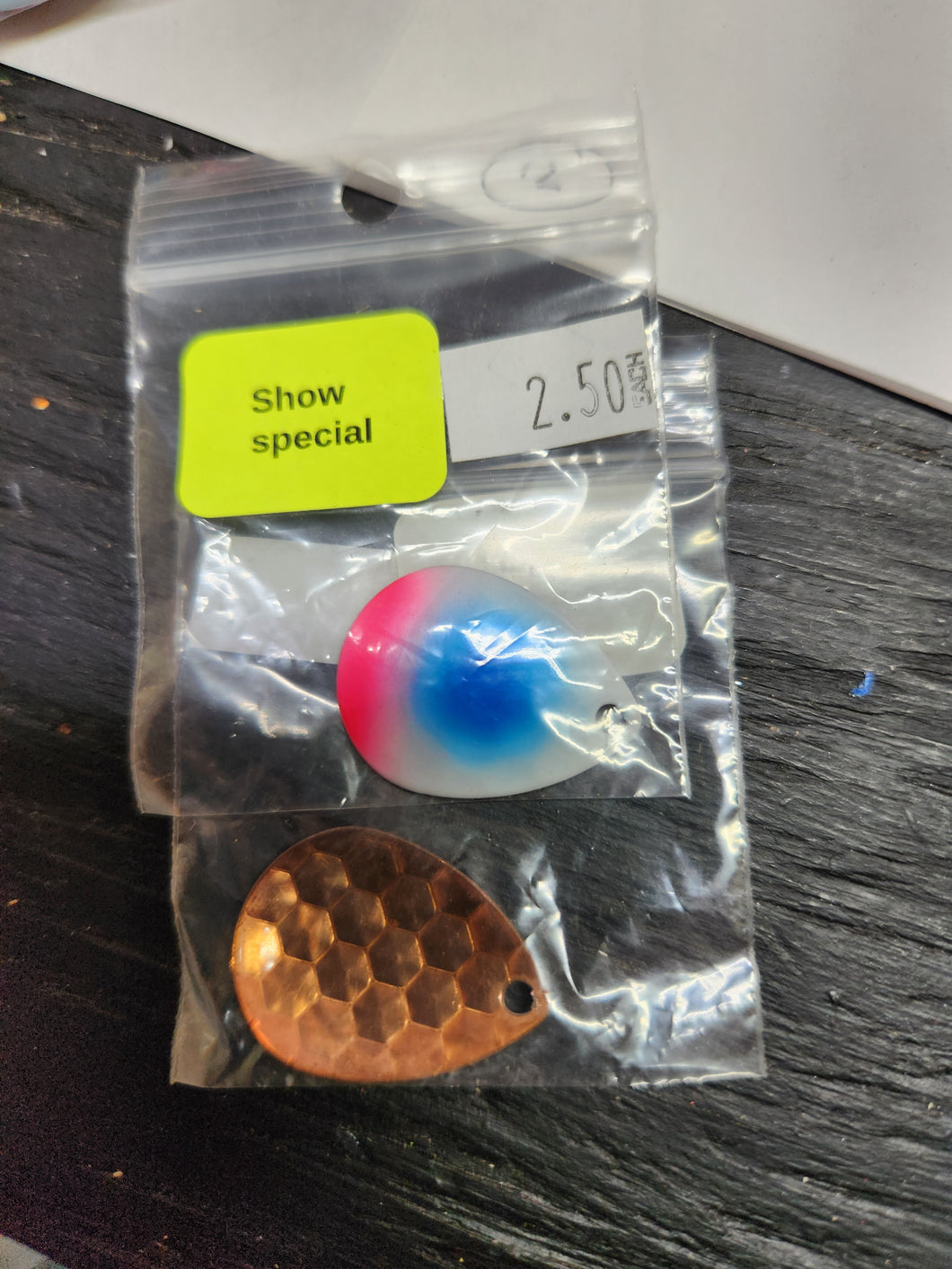 3.5 Colorado Copper, white, blue dot, pink tip