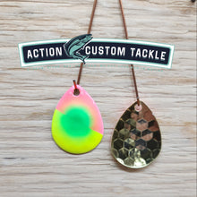 Load image into Gallery viewer, 3.5 Colorado, Brass back, Pink/ Chartreuse Green dot