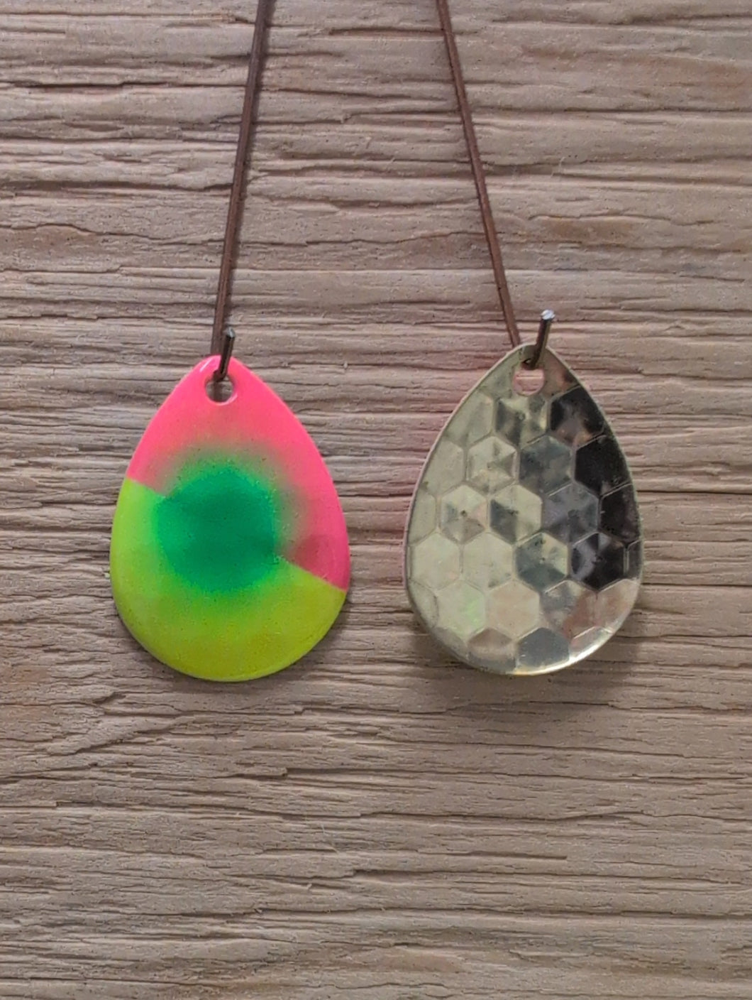 3.5 Colorado, Brass back, Pink/ Chartreuse Green dot