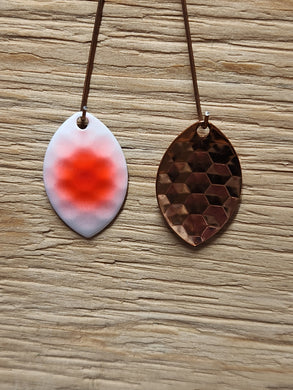 3.5 Cascade, Copper back, White red dot