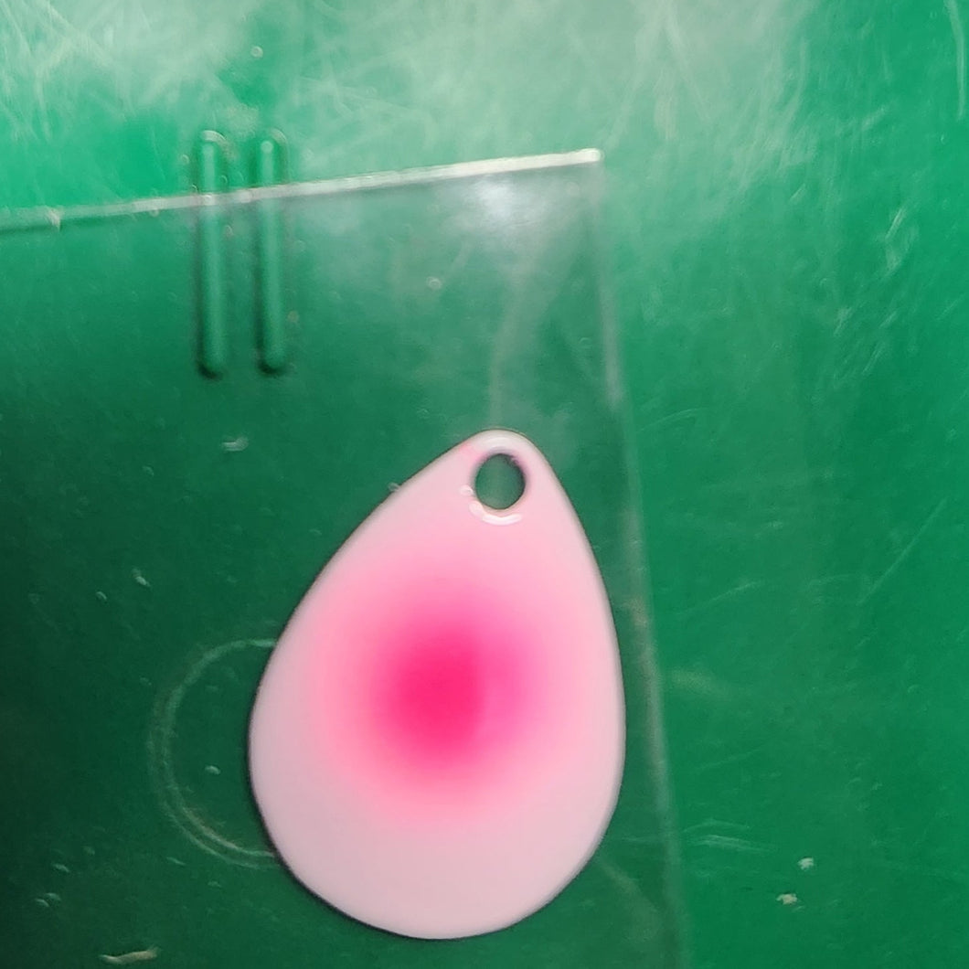 3.0 Colorado, White back, white, pink dot