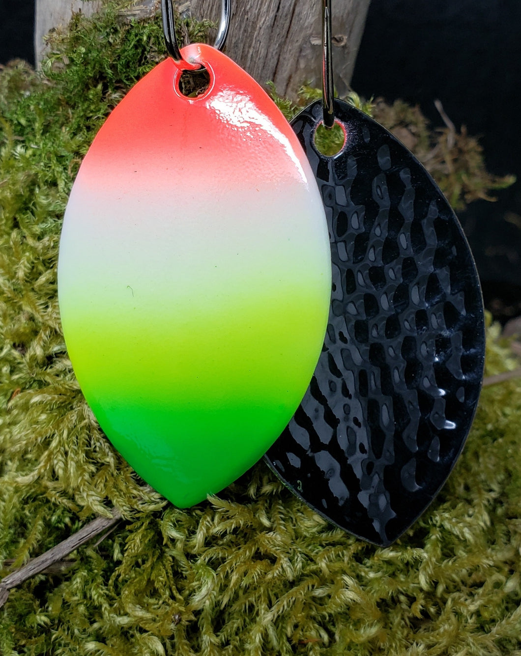 Size 5 Cascade, Black Back, Rainbow Green tip