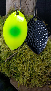 Size 5 Cascade, Black back, Chartreuse Green dot