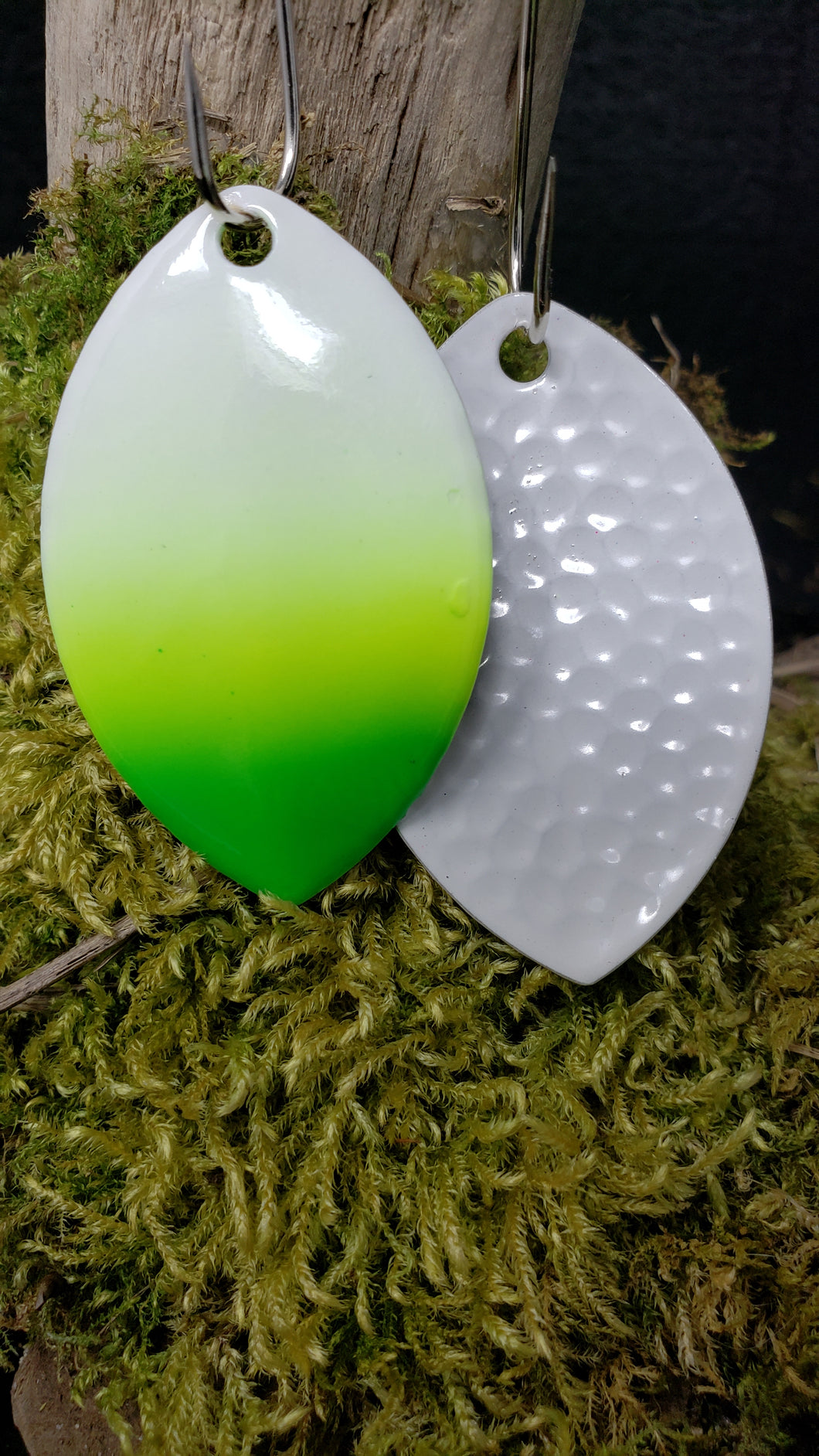 Size 5 Cascade, White back, White, Chartreuse Green tip