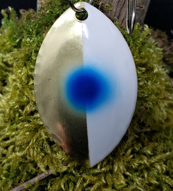 Size 5 Cascade, Brass back, Brass | White, Blue dot