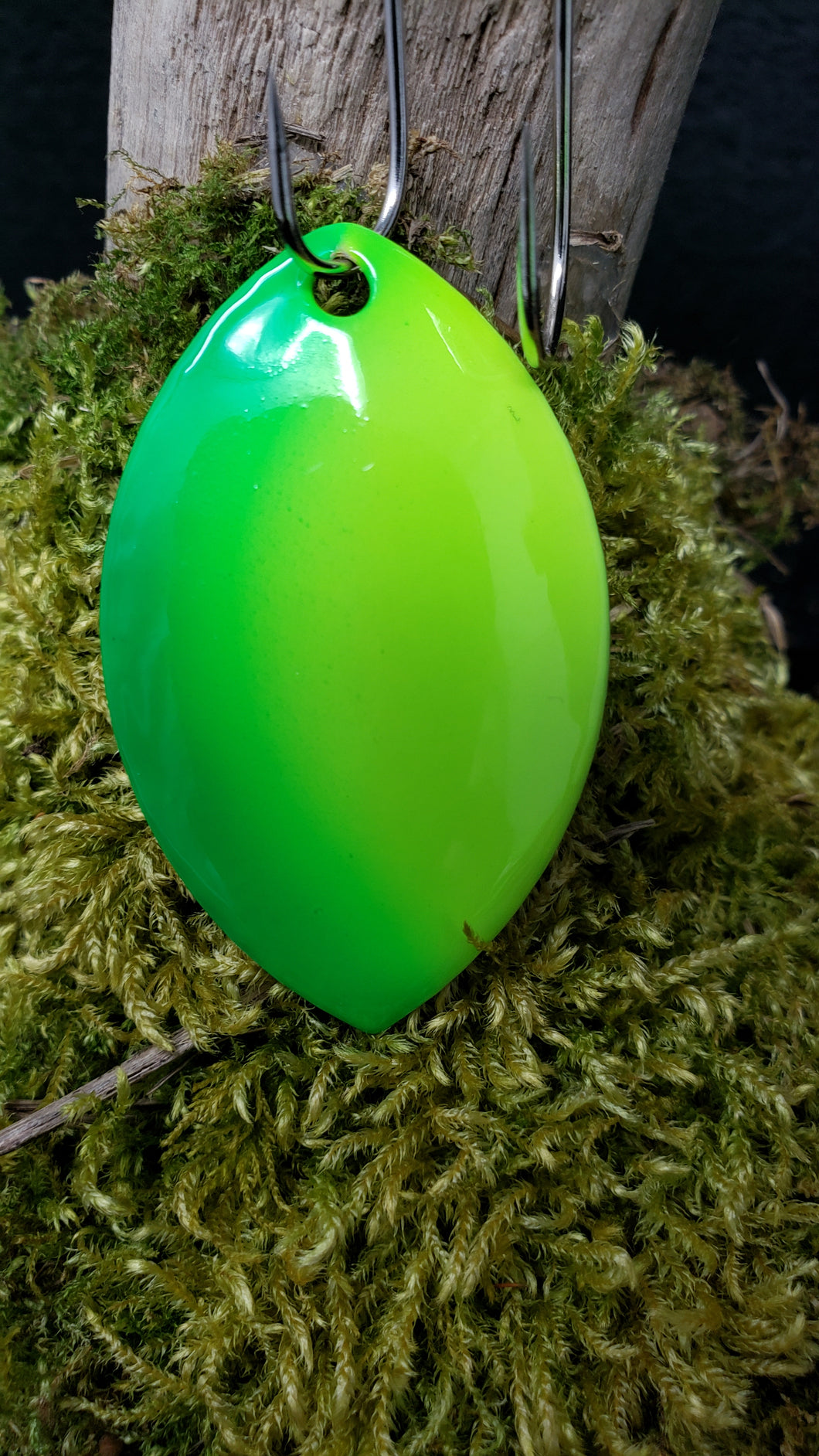 Size 5 Cascade, Brass back, Lime Green slice