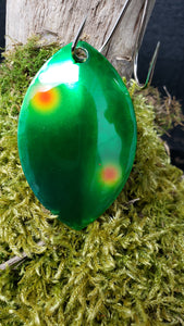 Size 5 Cascade, Brass back, Emerald with Yellow red eyes