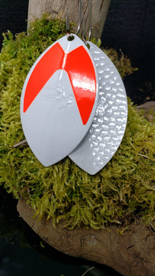 Size 6 Cascade, White front and back, Red bat-wing tape