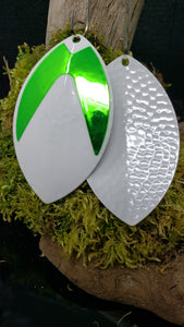 Size 7 Cascade, White front and back, Green bat-wing tape