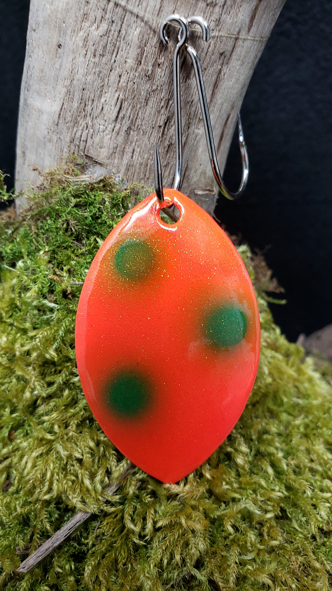 Size 5 Cascade, Brass back, Red with Green dots and copper sparkle