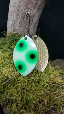Size 5 Cascade, Brass back, White with Black and Green dots