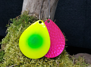 Silver blade series, Size 6 Colorado, Candy Pink back, Chartreuse, Green dot