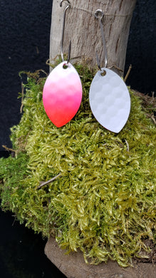 3.5 Cascade, White back, White, Pink, Red tip