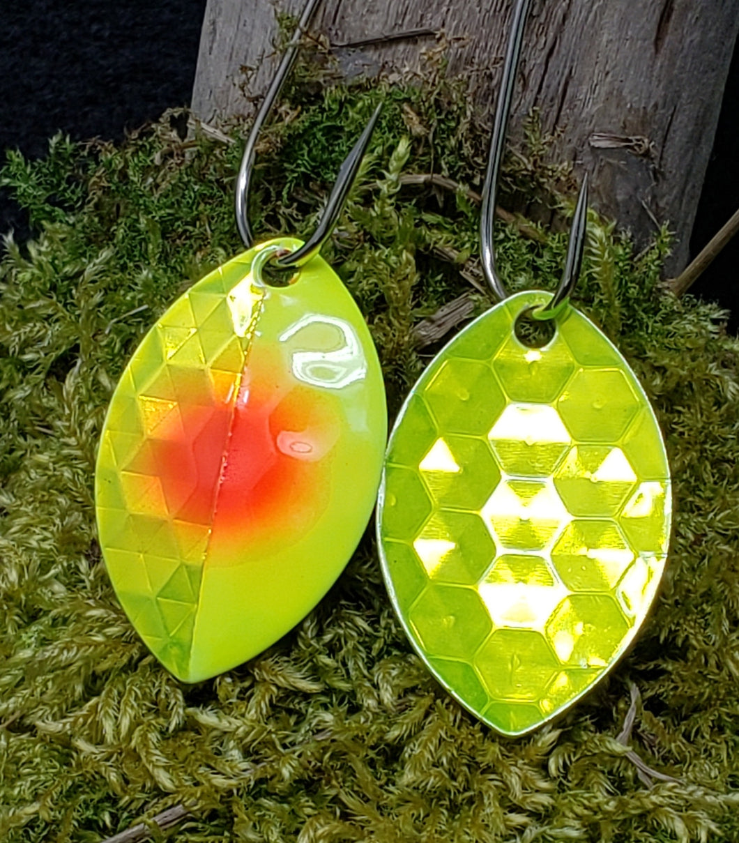 Silver blade series, 3.5 Cascade, Candy Chartreuse  back, Candy Chartreuse | Chartreuse, Red dot,