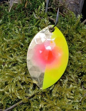 3.5 Cascade, Brass back, Brass | Chartreuse, Red dot