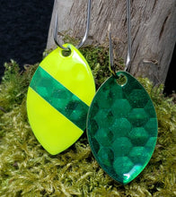 Load image into Gallery viewer, 3.5 Cascade, Candy Emerald back, Chartreuse with Emerald stripe