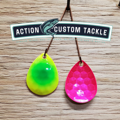 Silver blade series, 3.5 Colorado, Candy Pink back, Chartreuse green dot